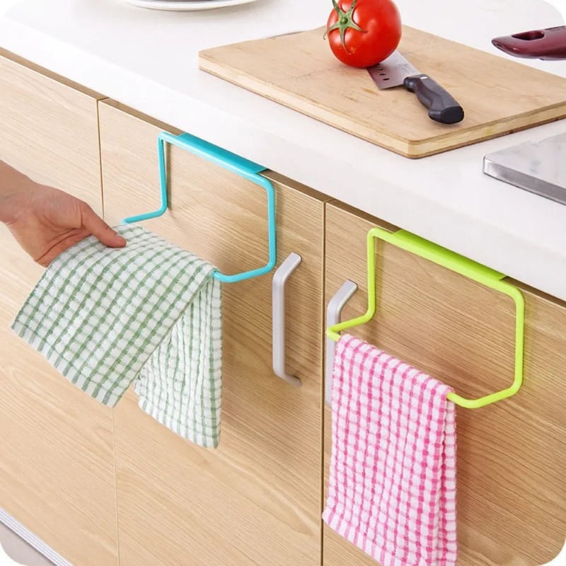 Kitchen Uncle - ที่แขวนผ้าเช็ดตัวแบบแขวนพลาสติก 1 ชิ้น อเนกประสงค์ ใช้กับตู้ ตู้เก็บของ